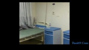 Phang em y tá trong bệnh viện bắn tinh tung tóe